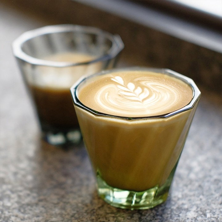 Loveramics Twisted Cappuccino Glas 18 cl 1 Stk Grøn Loveramics Twisted Cappuccino Glas 18 cl 1 Stk Grøn