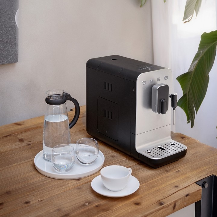 Smeg BCC12BLMEU Espressomaskine Sort Smeg BCC12BLMEU Espressomaskine Sort