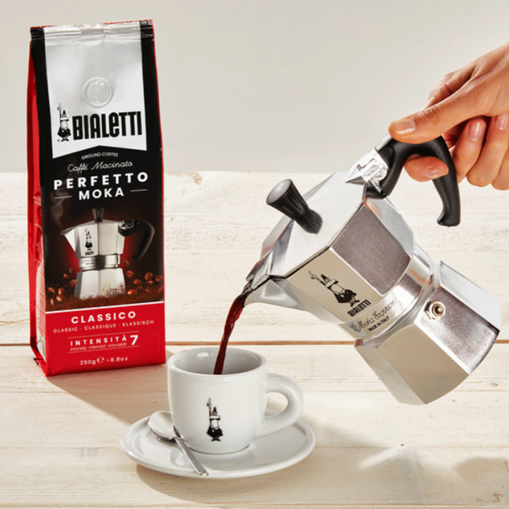Bialetti Moka Express 6 Kop. Espressokande Alu Inkl. Perfetto Moka Classico Malet kaffe 250g Bialetti Moka Express 6 Kop. Espressokande Alu Inkl. Perfetto Moka Classico Malet kaffe 250g