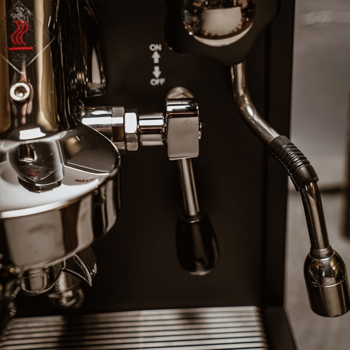 La Pavoni New Cellini Classic Sort LPSCCB01EU Espressomaskine Inkl. Eureka Mignon Libra Chrome/Mat Sort Espressokværn