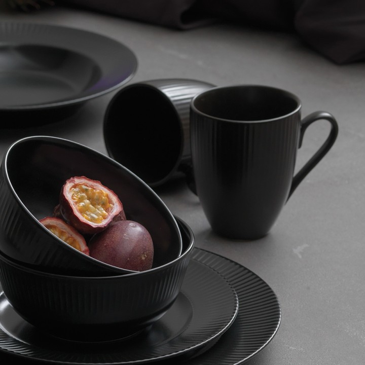 Aida Groovy mug with handle 30 cl 4 pcs Black