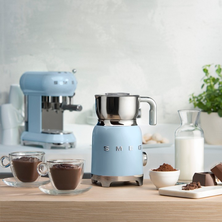 Smeg MFF11PBEU Milk Frother Pastel Blue
