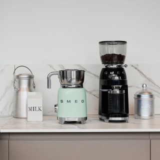 Smeg MFF11PGEU Milk frother Pastel green