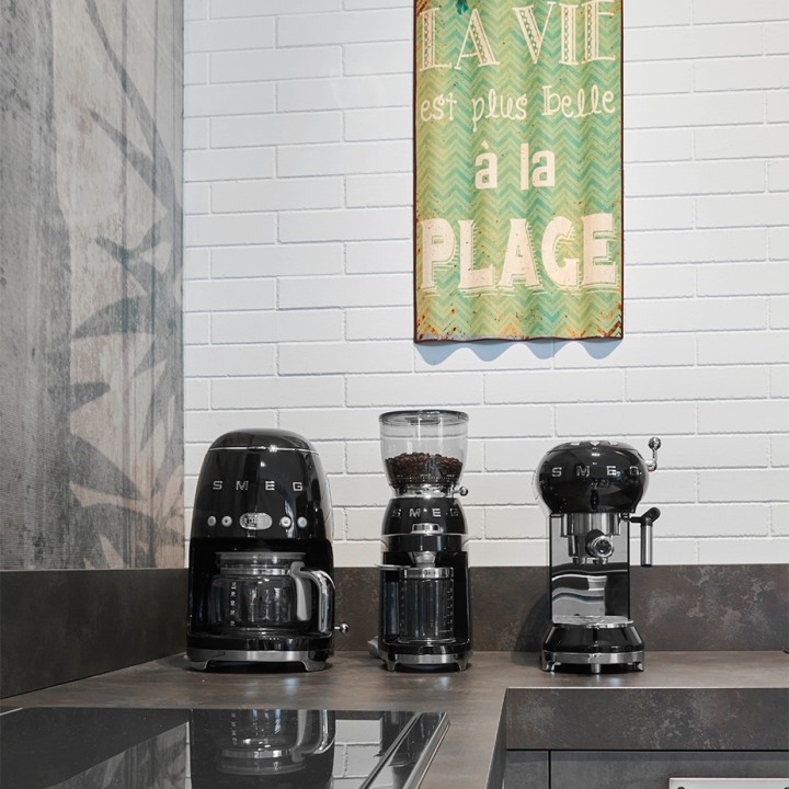 Smeg DCF02BLEU Drip Coffee Maker Black