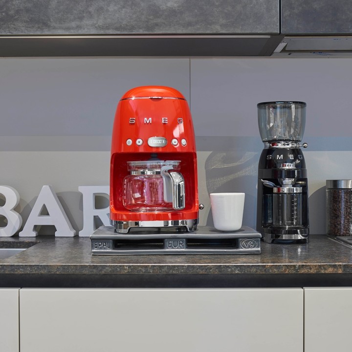 Smeg DCF02RDEU Drip Coffee Maker Red