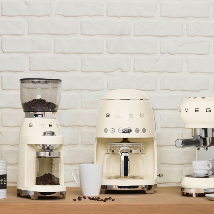 Smeg CGF11CREU Coffee grinder Cream