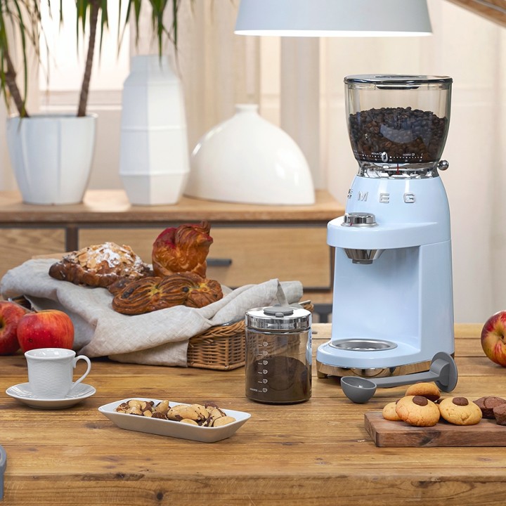 Smeg CGF01PBEU Coffee grinder Pastel blue