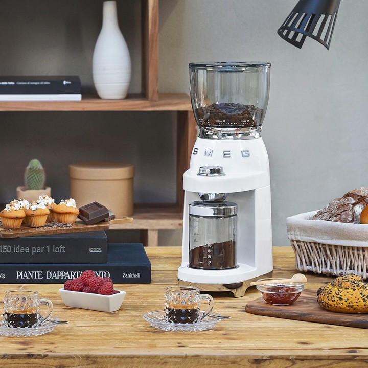 Smeg CGF01WHEU Coffee Grinder White