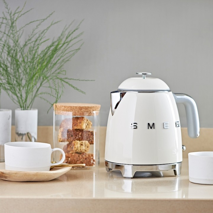 Smeg KLF05CREU Mini Kettle 0.8L Cream