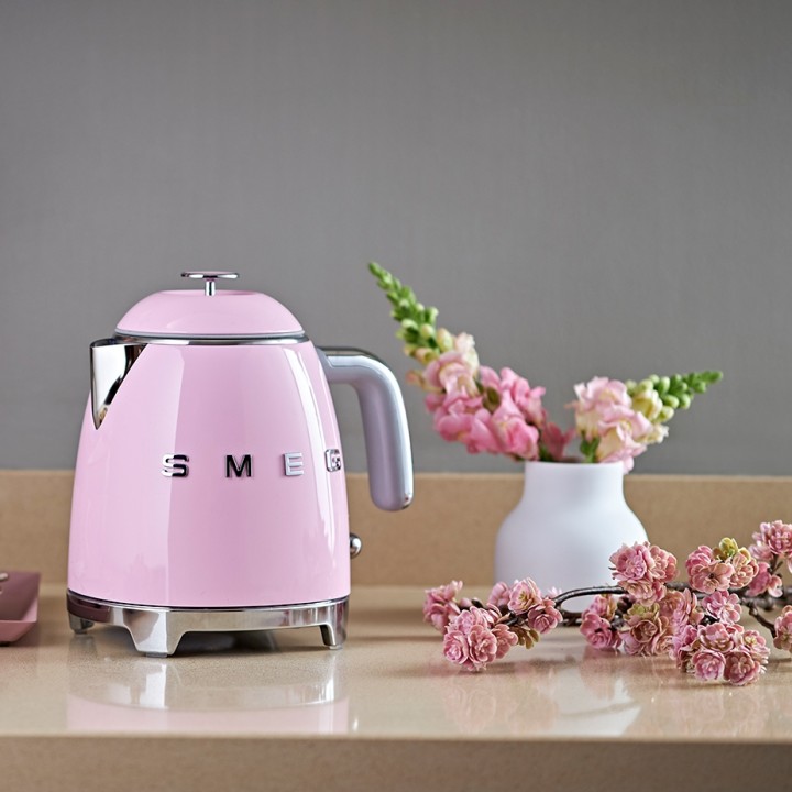 Smeg KLF05PKEU Mini Kettle 0.8 L Pink