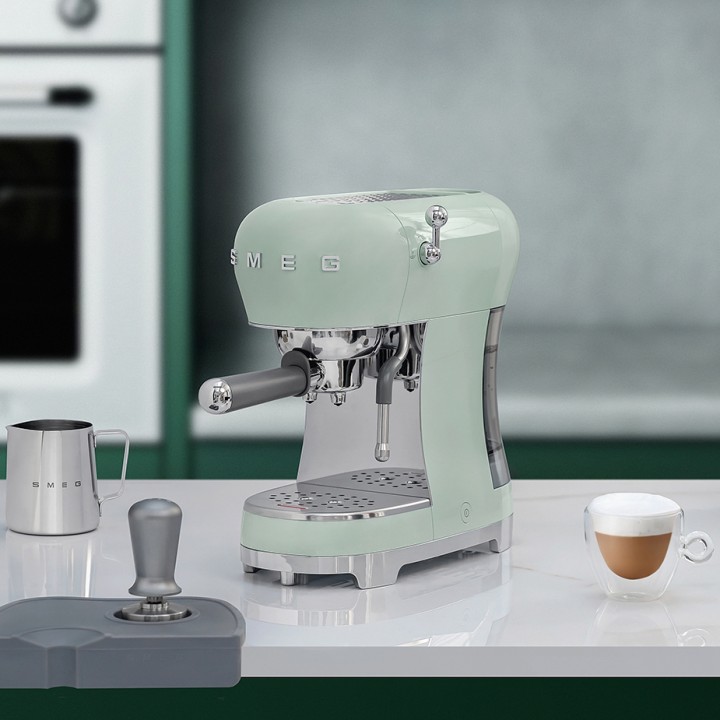 Smeg ECF02PGEU Espresso machine Pastel green