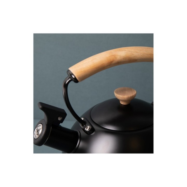 La Cafetière 1.6 L Black Kettle with Wood