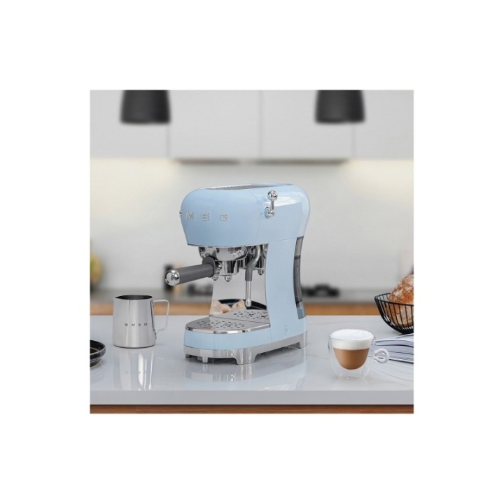 Smeg ECF02PBEU Espressomaskine Pastelblå