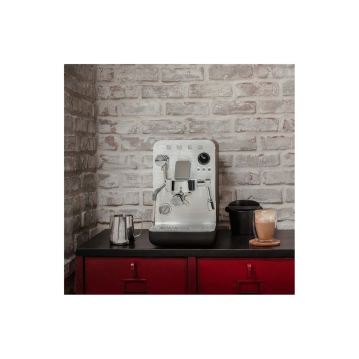 Smeg EMC02BLMEU Minipro Semiautomatisk Espressomaskine