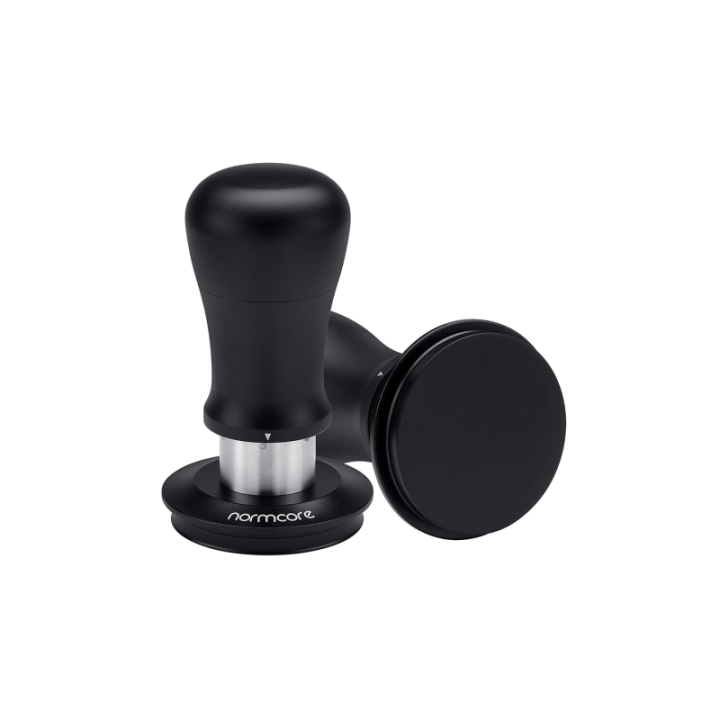 Normcore V5 Tamper med Fjeder & Titaniumsbelægning 58 mm Sort