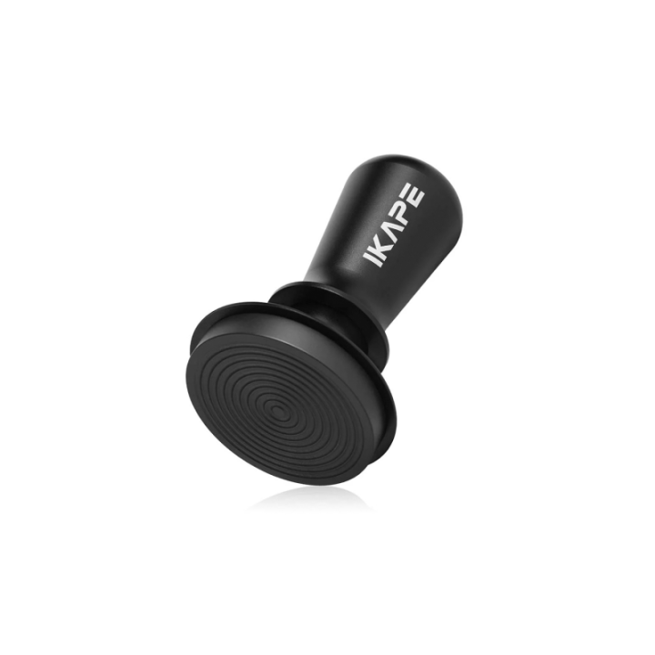 IKAPE V3 Kalibreret Tamper med Fjeder, Riller & Titaniumsbelægning 58 mm Sort